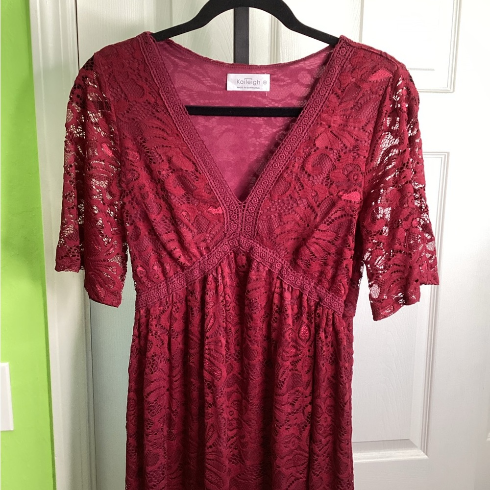 Kaileigh Burgundy Lace Maxi Dress, size Small, NWOT